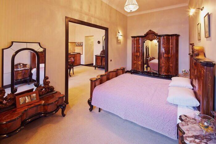 Exclusive Apartment On Shevchenko Avenue 10 Lviv Bagian luar foto